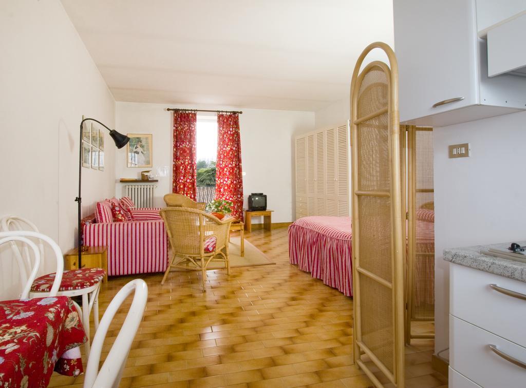 Agriturismo Il Torrione 피네롤로 객실 사진