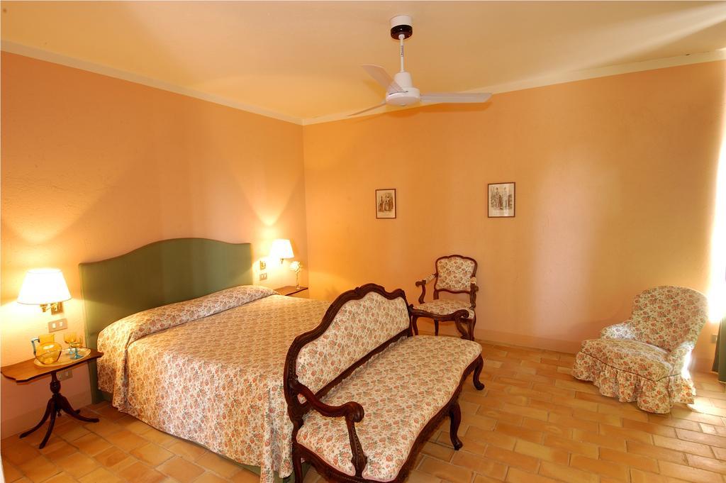 Agriturismo Il Torrione 피네롤로 객실 사진
